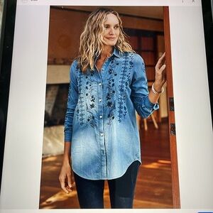 J Jill Embroidered Chambray Denim Button Down Tunic Top Women’s Size Medium